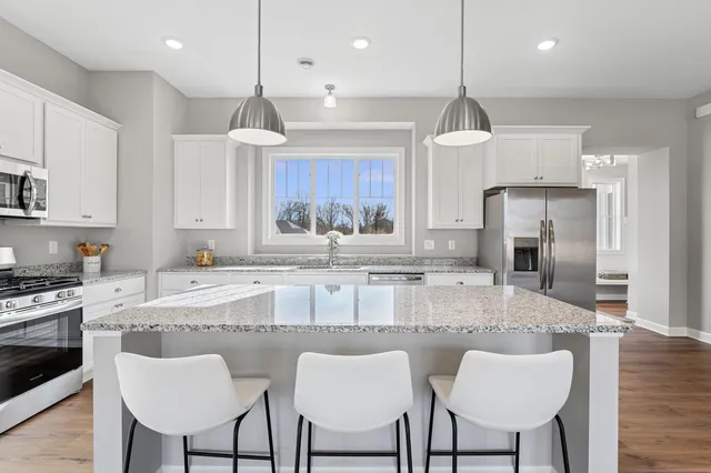 $499,900 | 14246 244th Avenue Northwest, Zimmerman, MN 55398