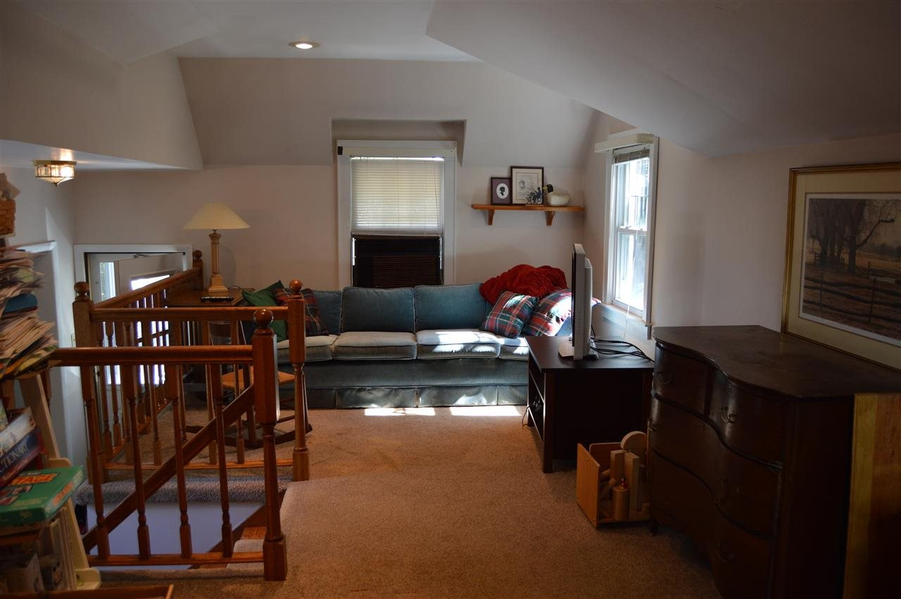29 Hillcrest Road Colonie, NY 12110 - Photo 10 of 25 Photo 10
