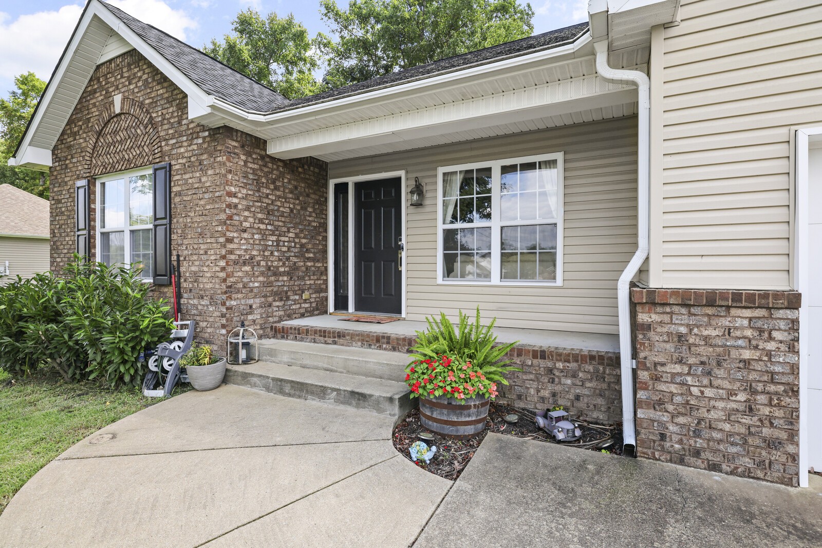 602 Arabian Lane Springfield, TN 37172 - Photo 4 of 36 Gallery Image 4