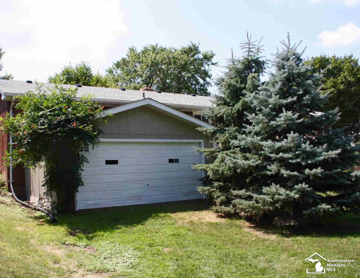 3160 South Custer Road Monroe, MI 48161 - Photo 3 of 24