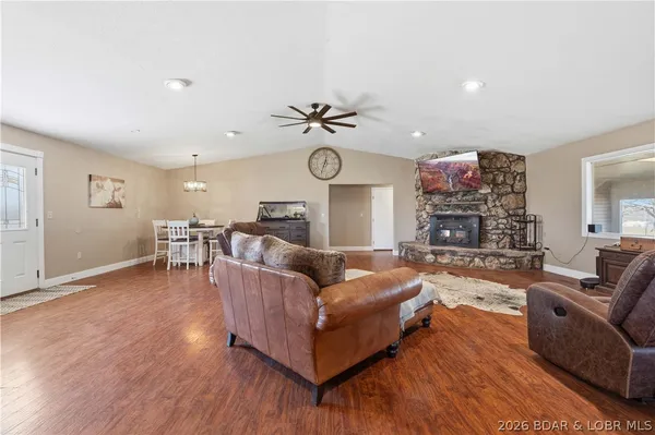 $850,000 | 282 Reeds Road, Lebanon, MO 65536