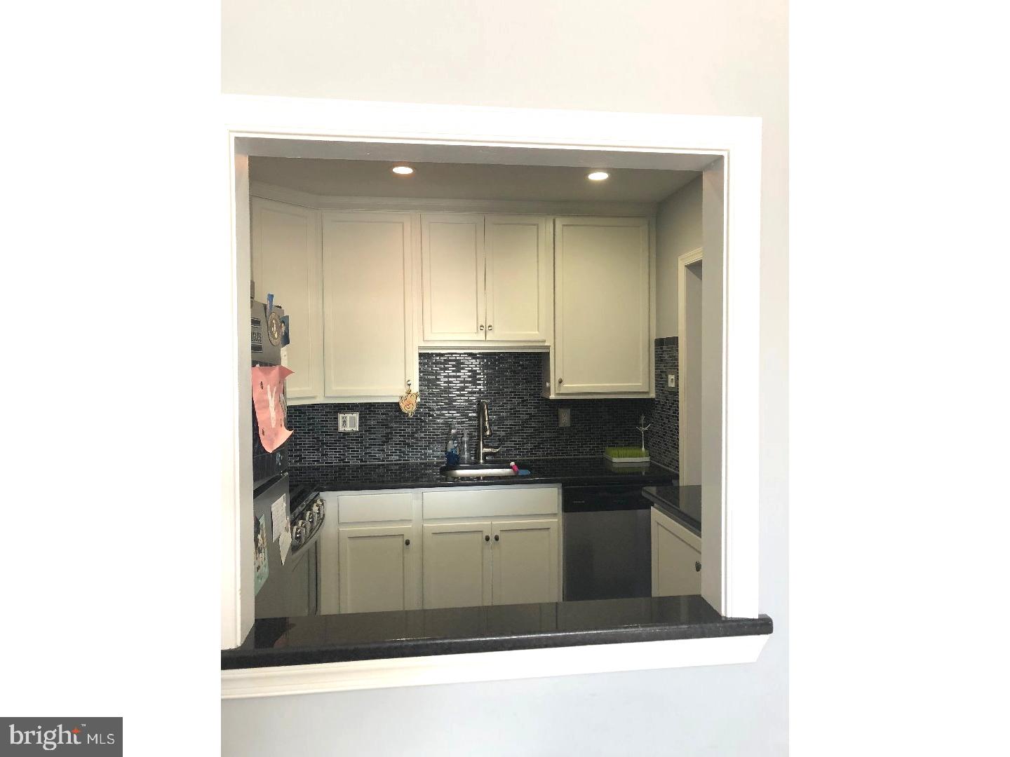 3541 Oakhill Road Philadelphia, PA 19154 - Photo 4 of 19 Kitchen