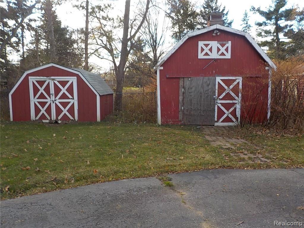 5291 Beecher Road Flint, MI 48532 - Photo 8 of 24 DSCN0033.JPG