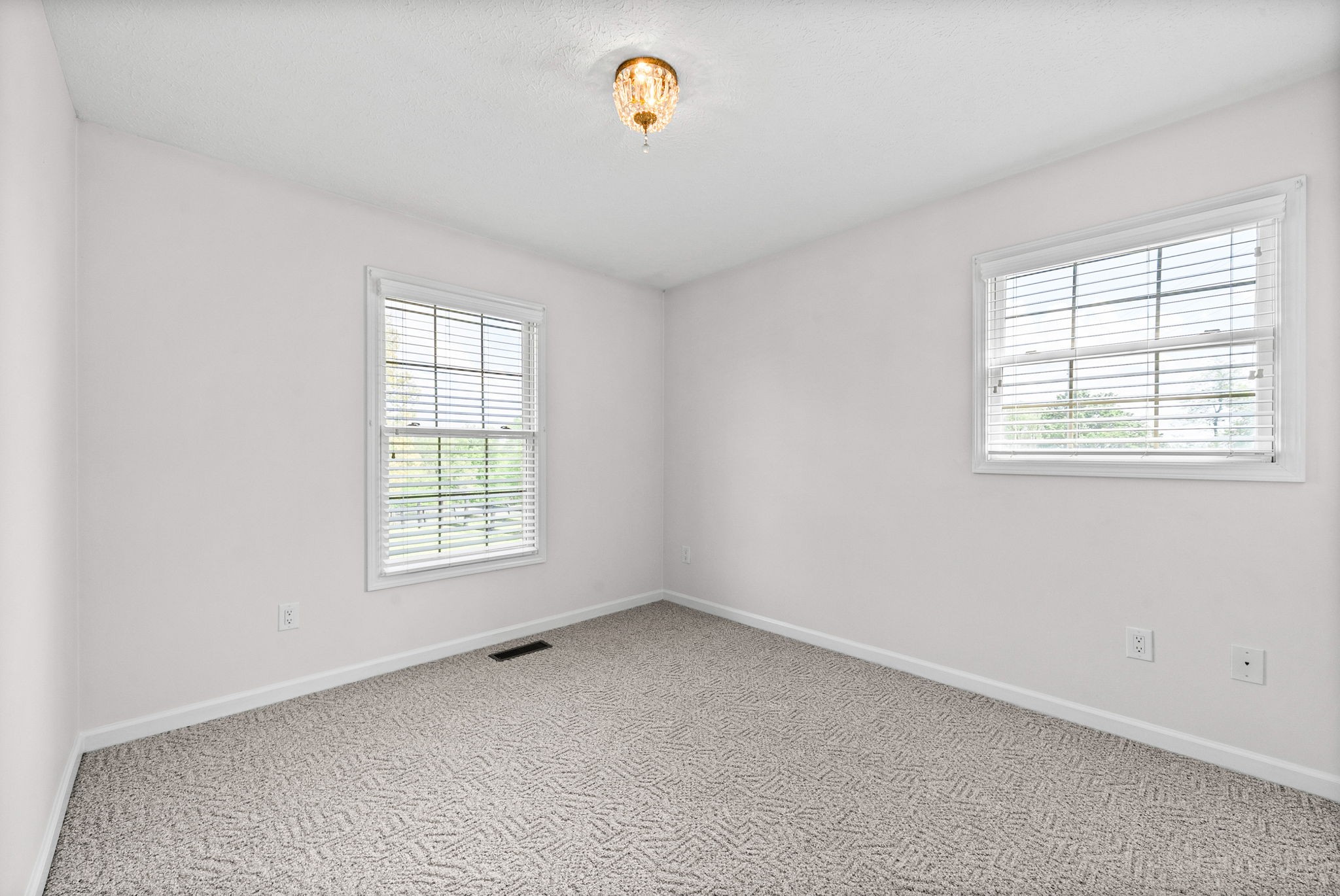 5005 Harmony Grove Road Hopkinsville, KY 42240 - Photo 21 of 41 an empty room with a window