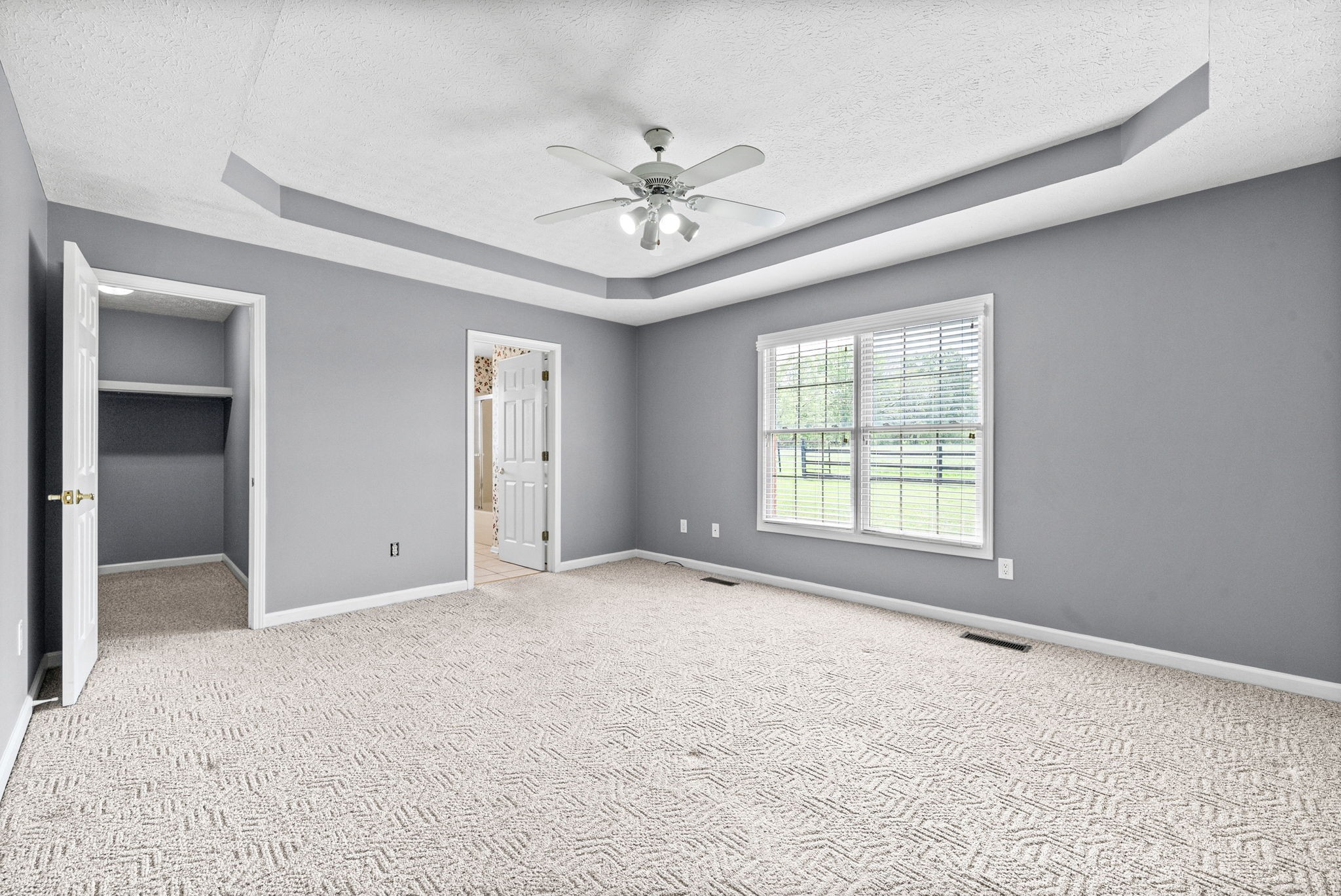 5005 Harmony Grove Road Hopkinsville, KY 42240 - Photo 23 of 41 a view of an empty room with window