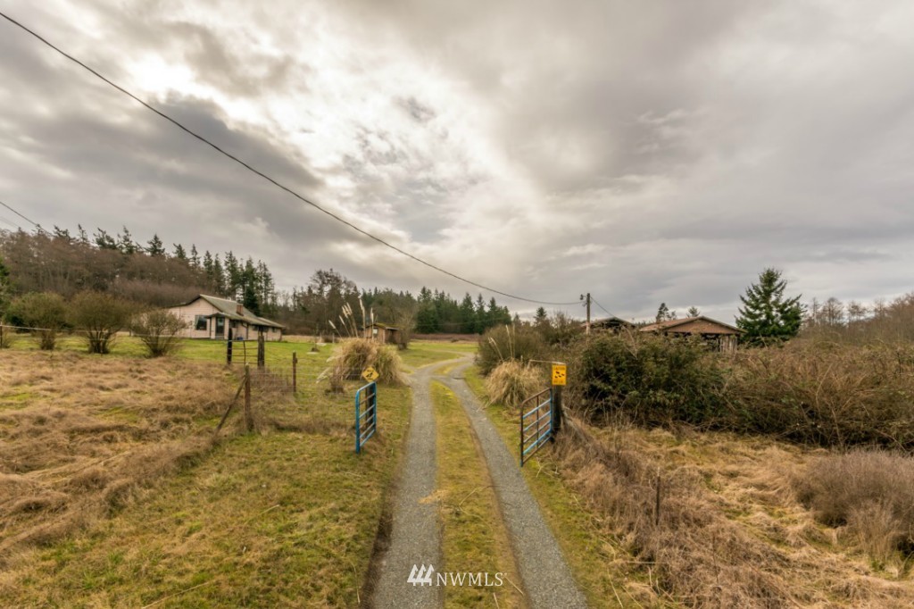 225 East Frostad Road Oak Harbor, WA 98277 - Photo 2 of 12 Gallery Image 2
