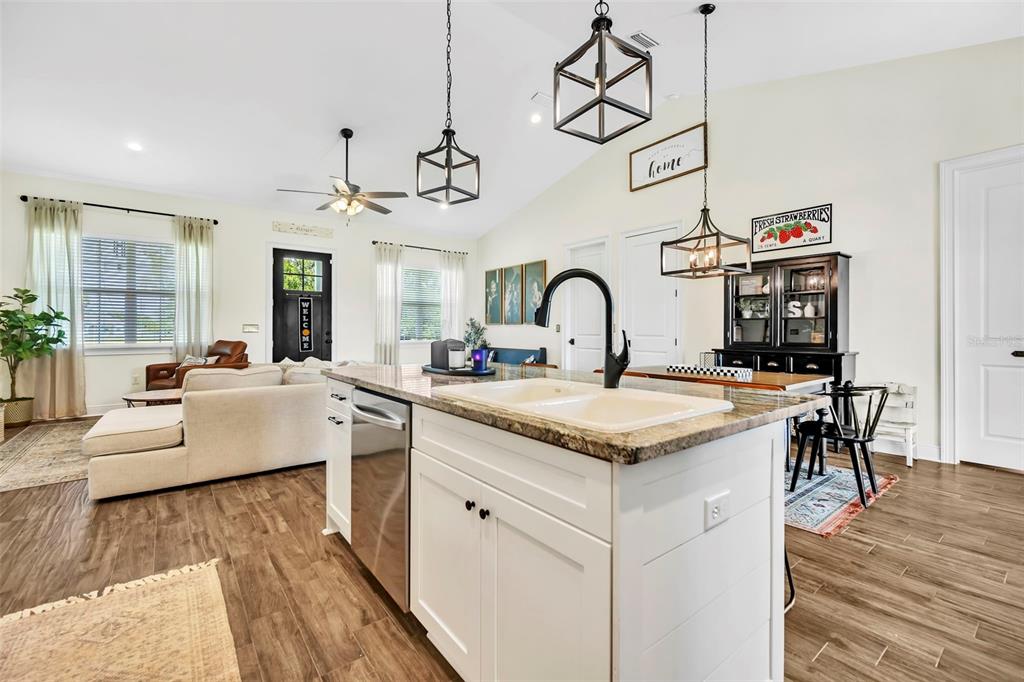 4486 Miley Road Plant City, FL 33565 - Photo 8 of 36 Gallery Image 8