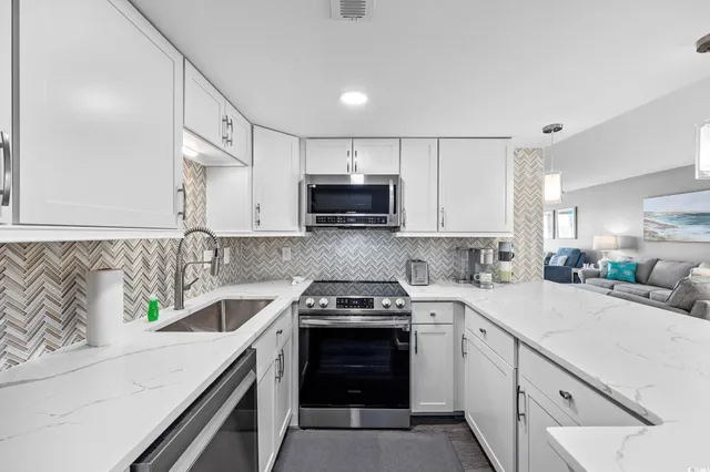 $1,495 | 941 South Ocean Boulevard, Unit D3, North Myrtle Beach, SC 29582