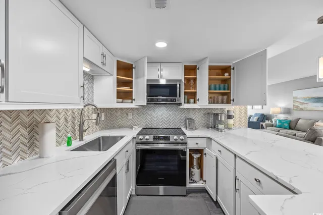 $1,495 | 941 South Ocean Boulevard, Unit D3, North Myrtle Beach, SC 29582