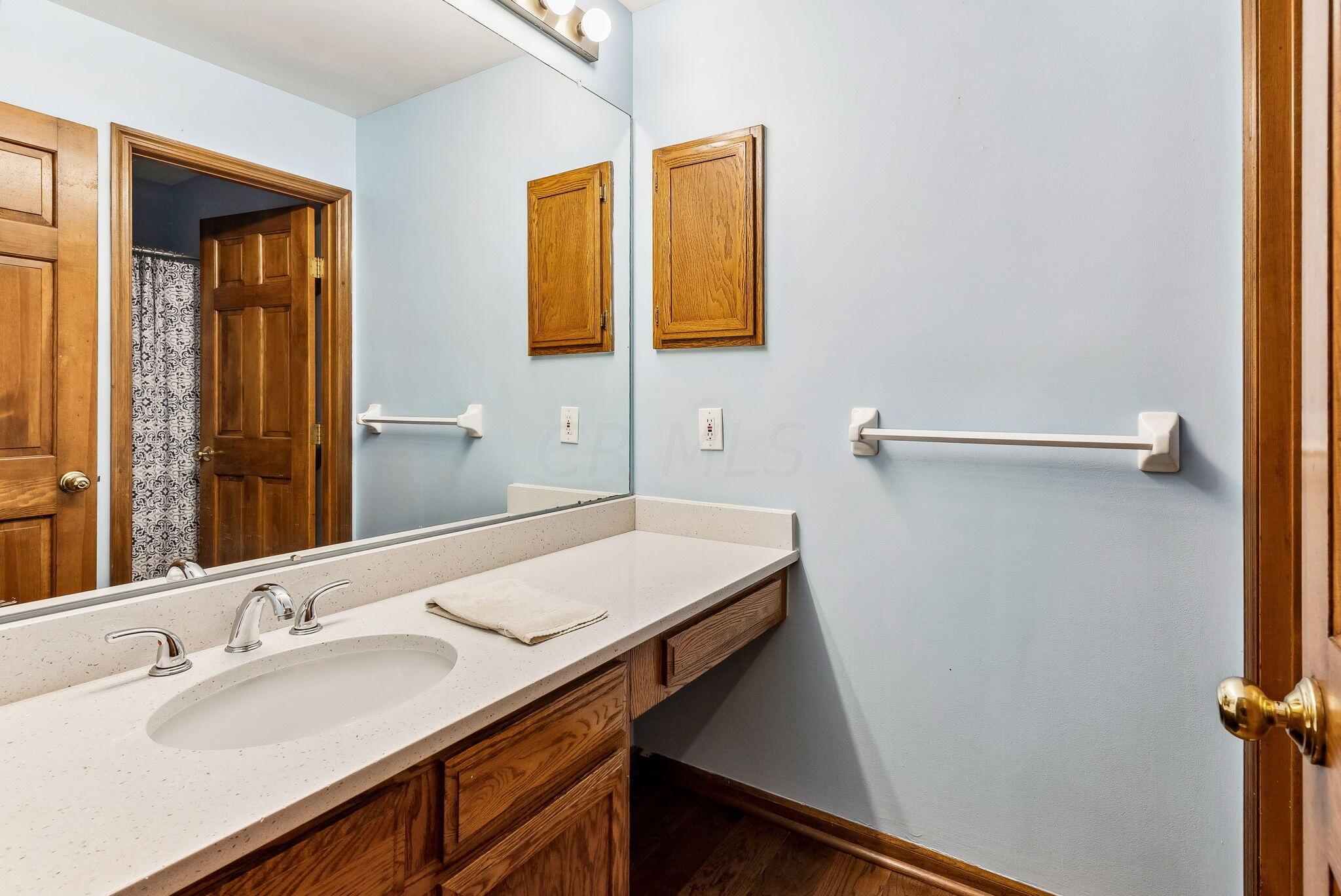 2164 Sandston Road Columbus, OH 43220 - Photo 25 of 55 MAIN FLOOR FULL BATH