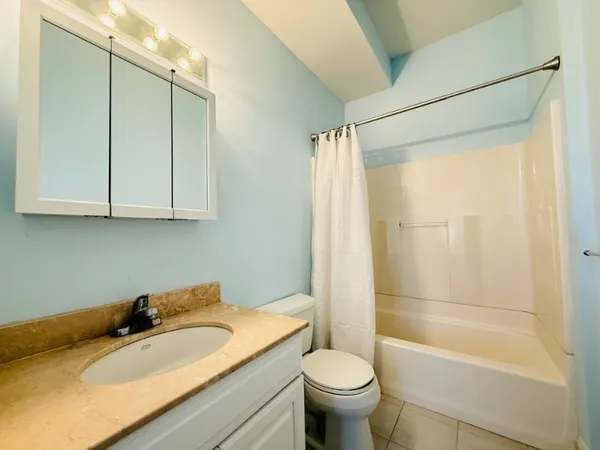 $2,600 | 31 Elmwood Street, Unit 31, Newton, MA 02458