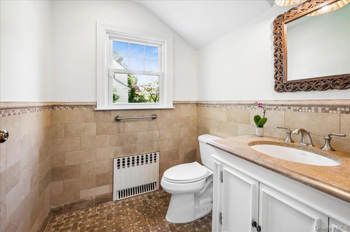 62 Broadfield Road New Rochelle, NY 10804 - Photo 18 of 41 First Floor powder room