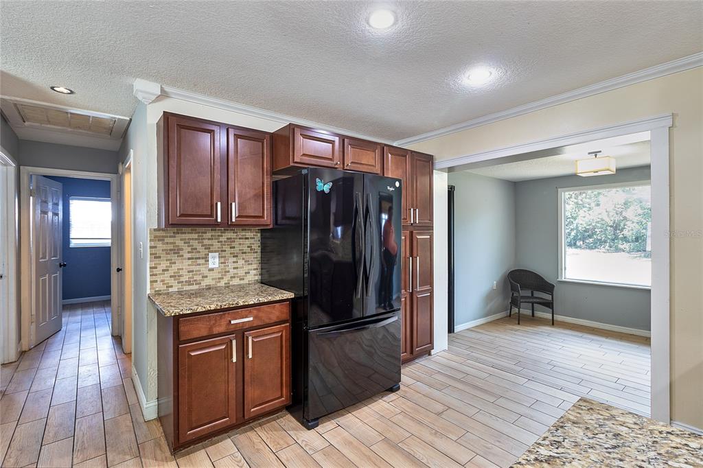 831 Lakeside Drive Largo, FL 33778 - Photo 12 of 43