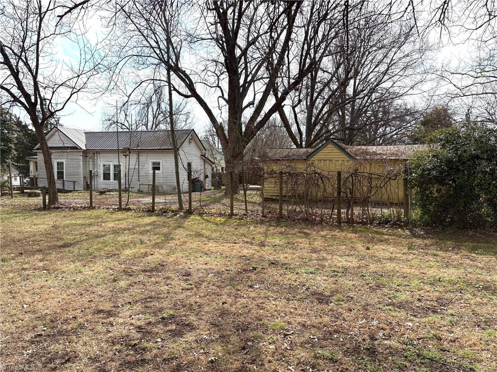1104 Barnes Street Reidsville, NC 27320 - Photo 38 of 42