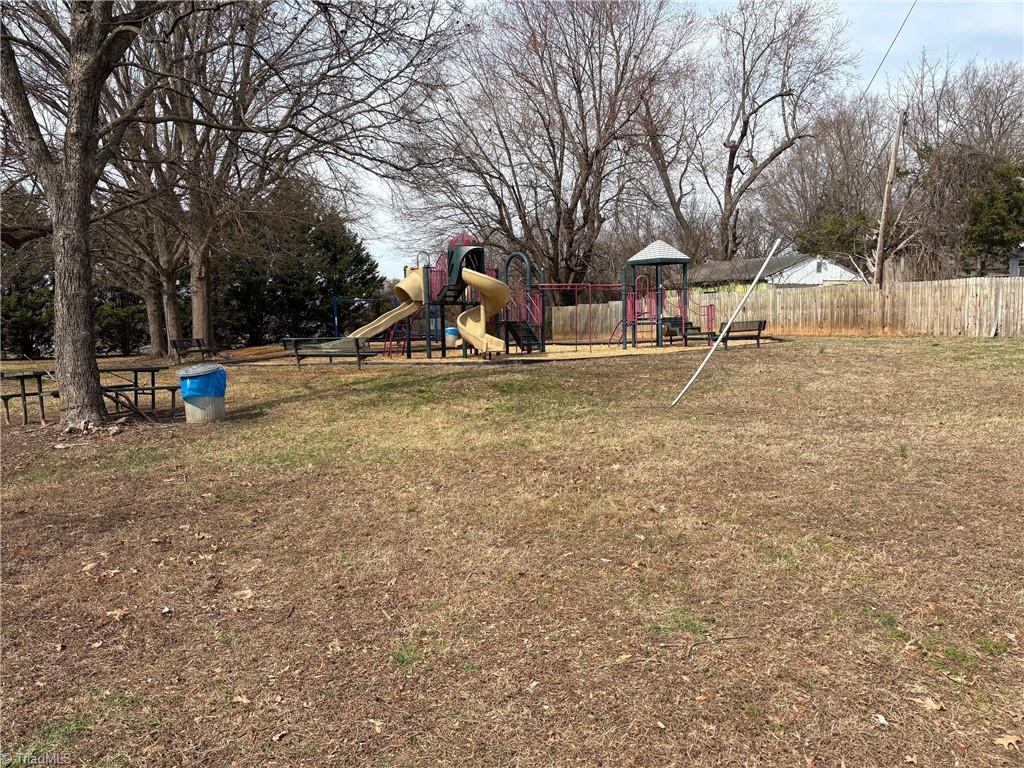 1104 Barnes Street Reidsville, NC 27320 - Photo 40 of 42