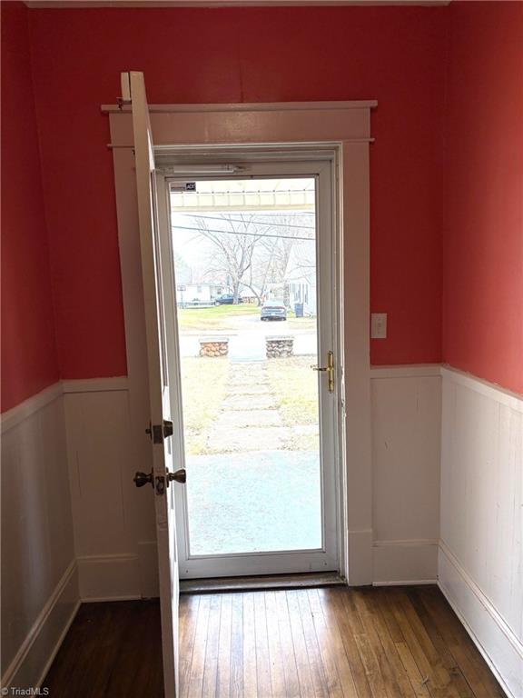 1104 Barnes Street Reidsville, NC 27320 - Photo 9 of 42