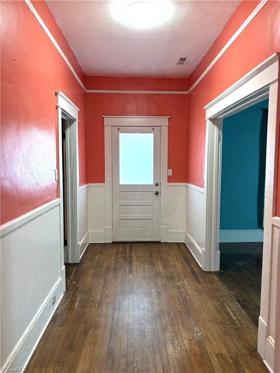 1104 Barnes Street Reidsville, NC 27320 - Photo 10 of 42