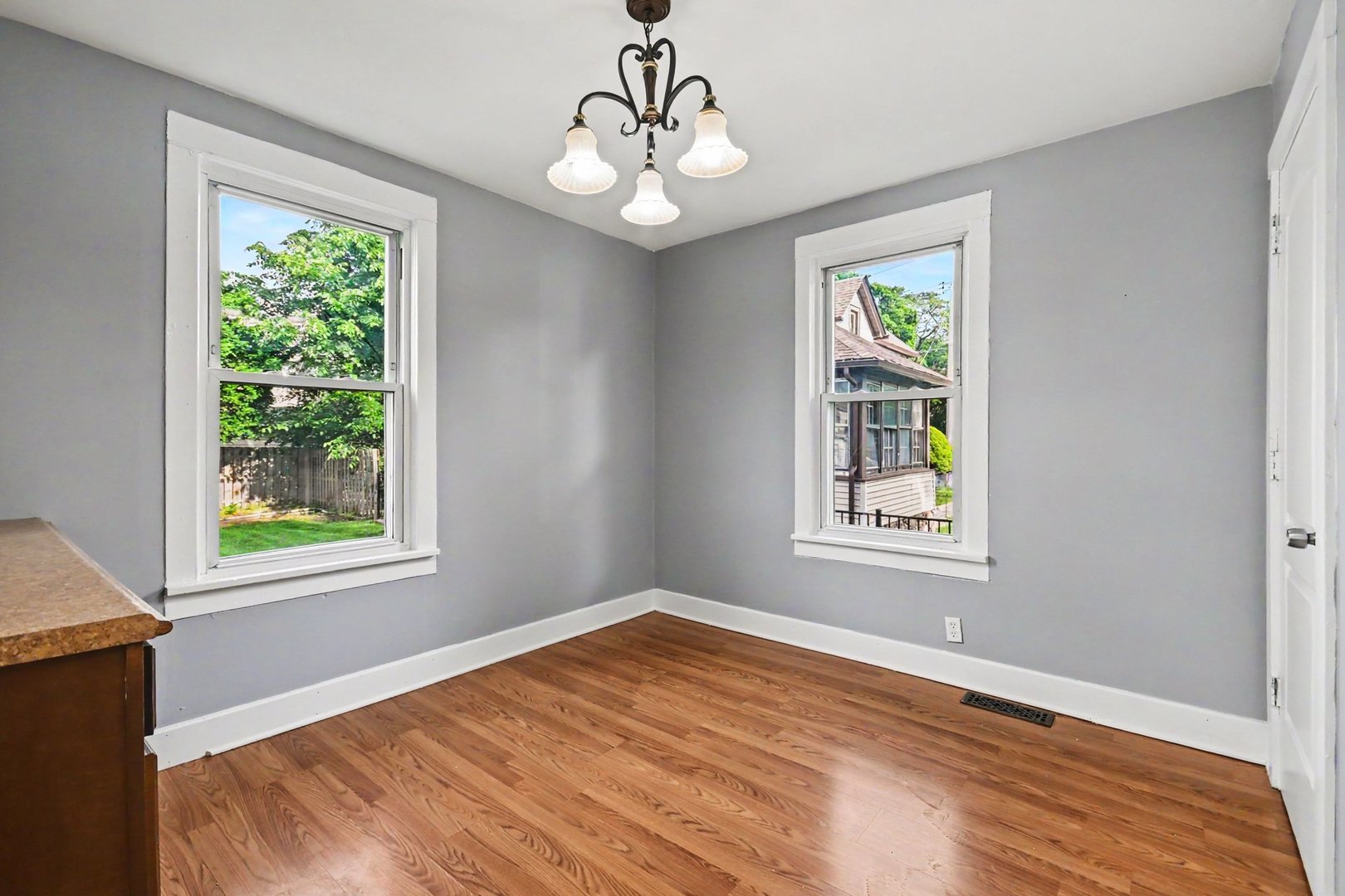 312 North Locust Street Aurora, IL 60506 - Photo 7 of 25