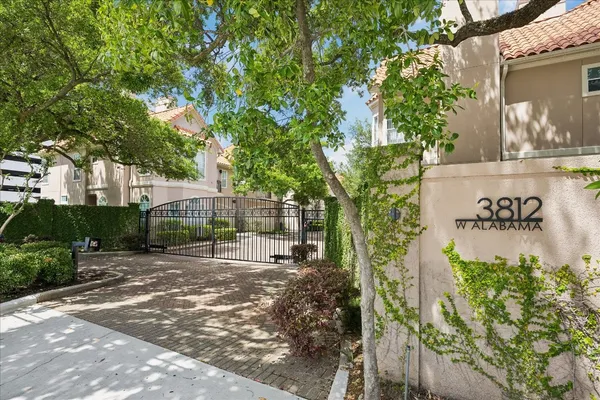 $829,000 | 3812 West Alabama Street, Unit D, Houston, TX 77027