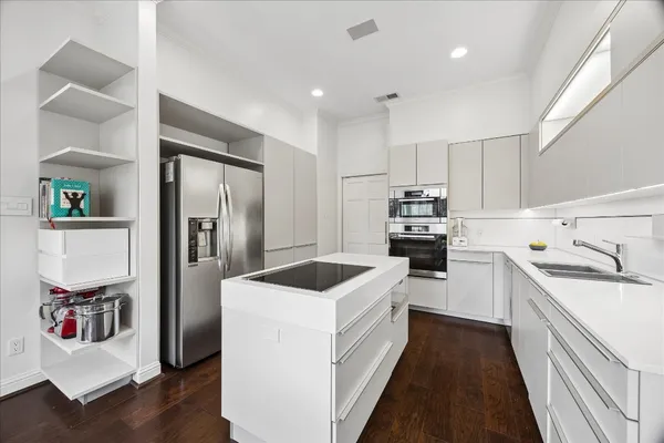 $829,000 | 3812 West Alabama Street, Unit D, Houston, TX 77027
