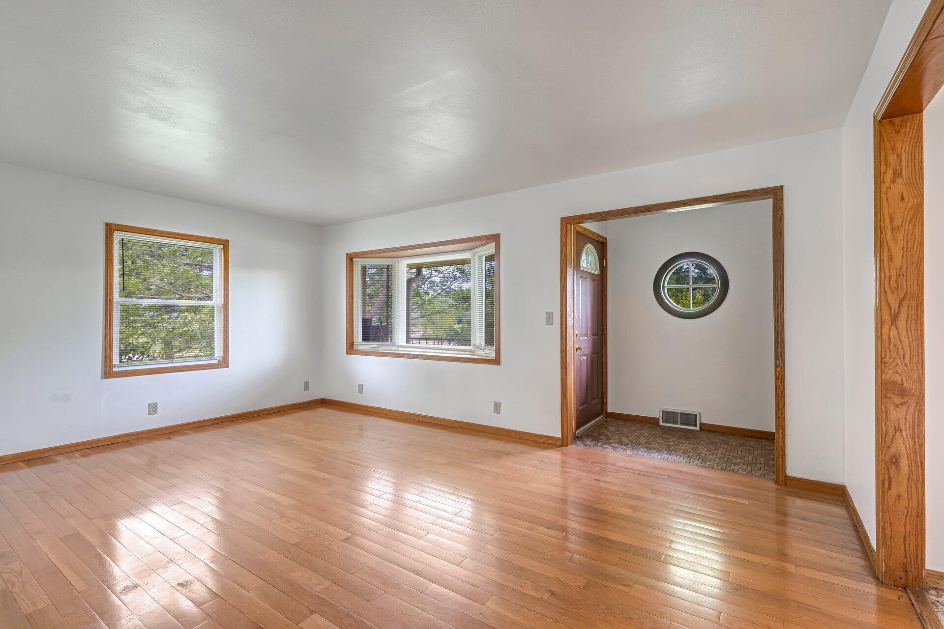 9335 West County Line Road, Unit 9325 Milwaukee, WI 53224 - Photo 13 of 29 IMG_8627_8_9