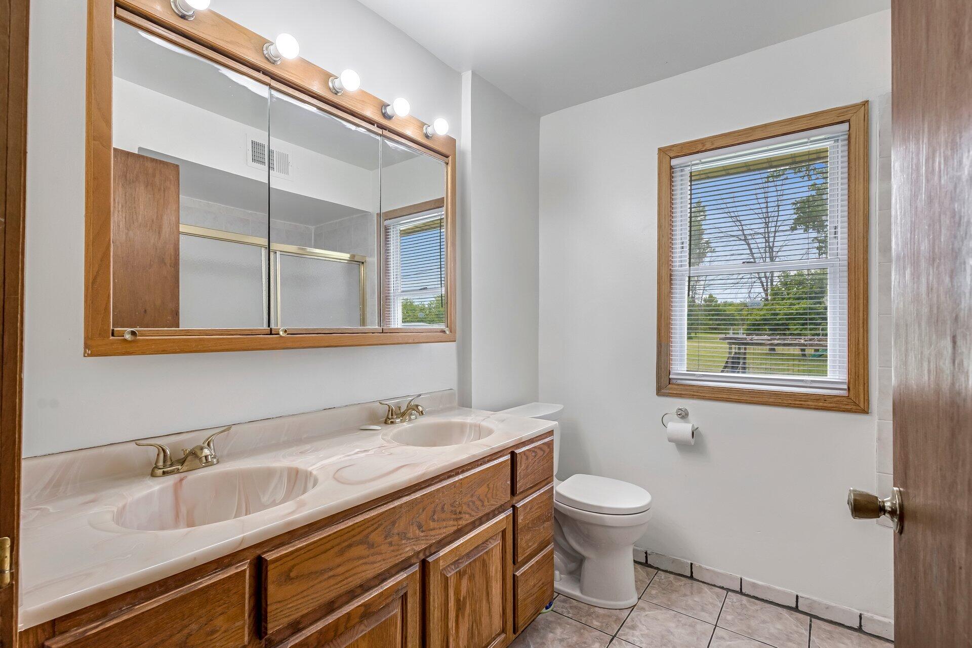 9335 West County Line Road, Unit 9325 Milwaukee, WI 53224 - Photo 16 of 29 IMG_8618_19_20