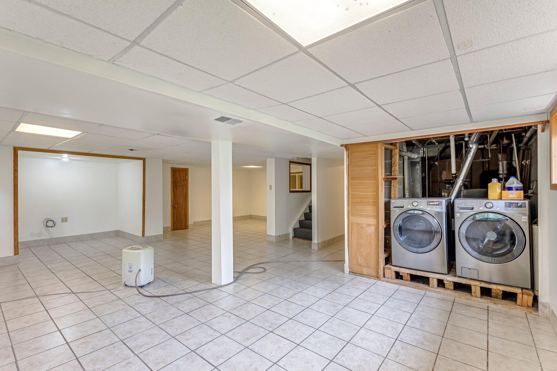 9335 West County Line Road, Unit 9325 Milwaukee, WI 53224 - Photo 29 of 29 IMG_8552_3_4