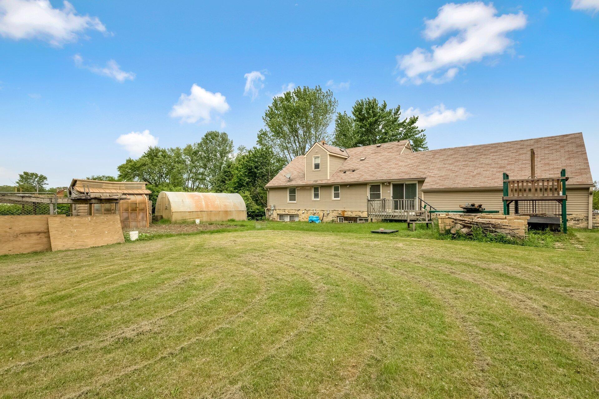 9335 West County Line Road, Unit 9325 Milwaukee, WI 53224 - Photo 4 of 29 IMG_8672