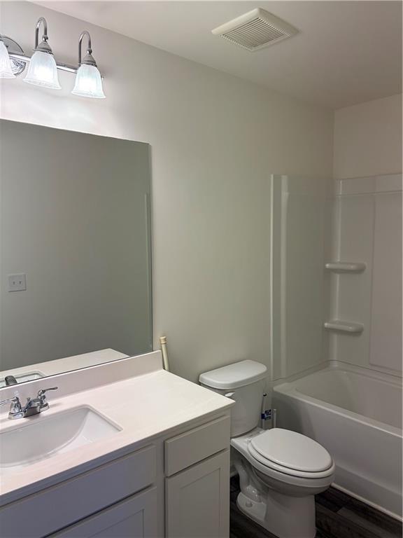 3512 Condor Court Atlanta, GA 30331 - Photo 5 of 19 a bathroom with a sink toilet and shower