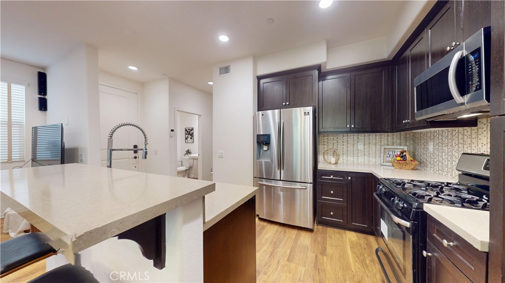 10351 Diamond Pacoima, CA 91331 - Photo 7 of 43