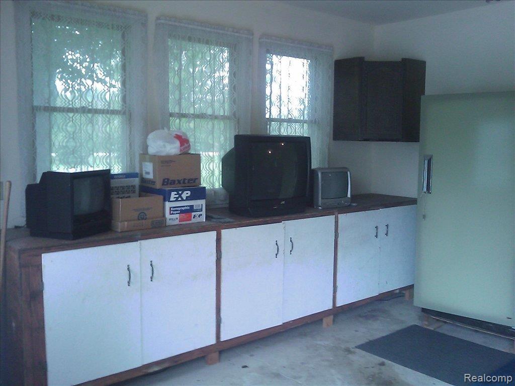 9661 Brandon Road Avoca, MI 48006 - Photo 6 of 18 IMAGE_383