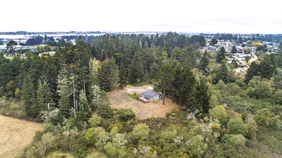 2084 Sunset Eureka, CA 95503 - Photo 6 of 49