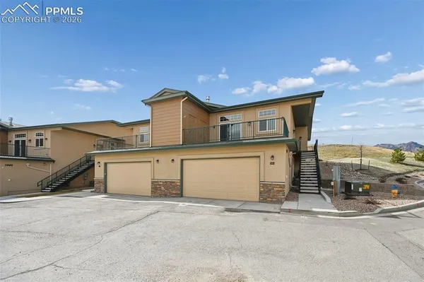 $540,000 | 5940 Eagle Glen View, Unit 102, Colorado Springs, CO 80919