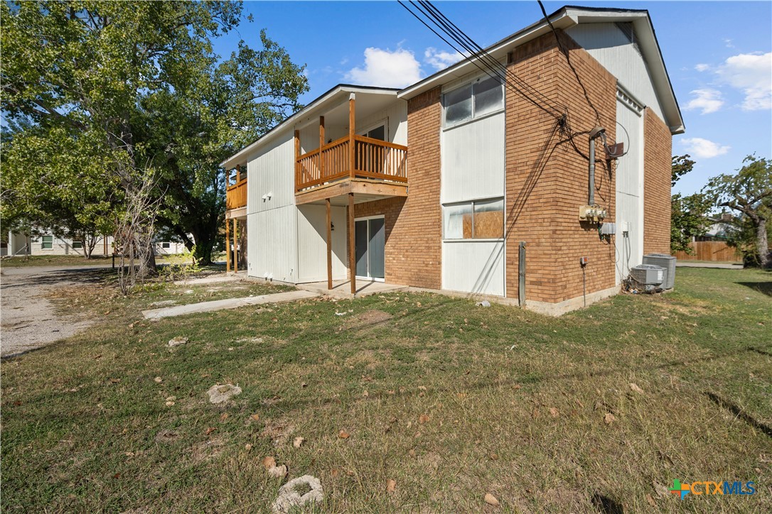 2213 Valley Forge Avenue Temple, TX 76504 - Photo 2 of 18 a view of a house with backyard
