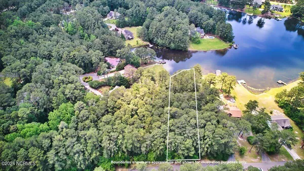 $110,000 | 16 Lakeshore Drive, Wagram, NC 28396