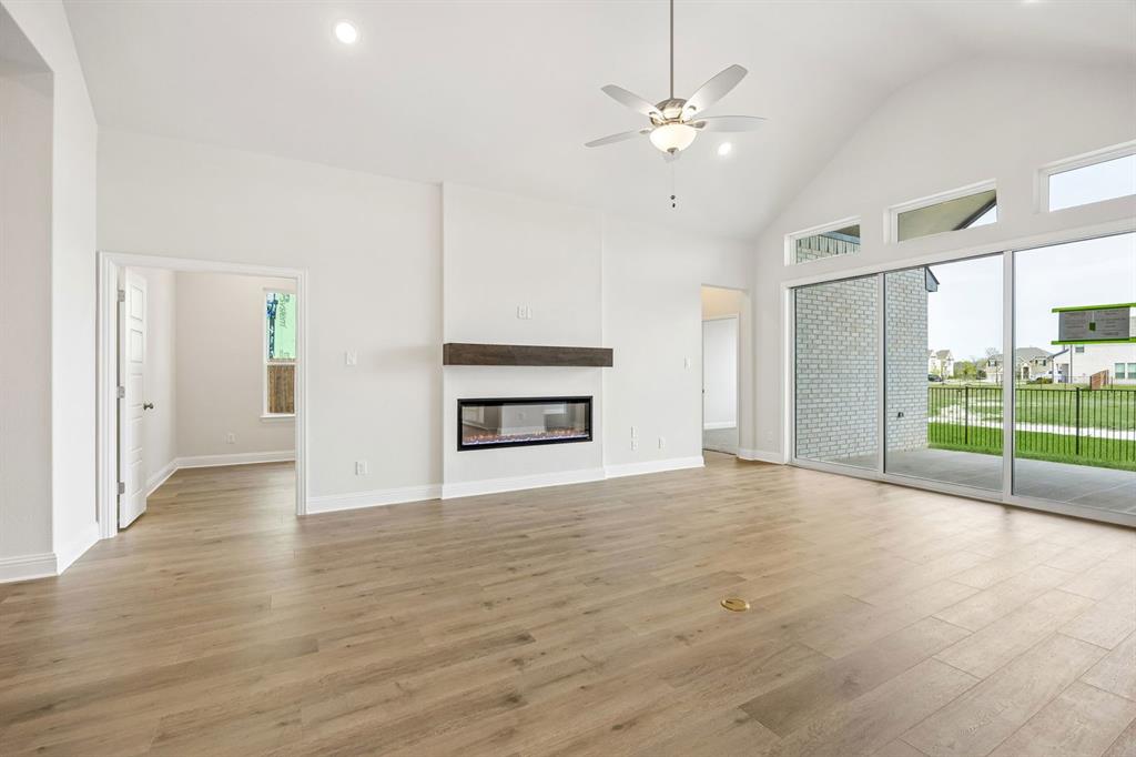 685 Red Maple Road Waxahachie, TX 75165 - Photo 8 of 40 Representative