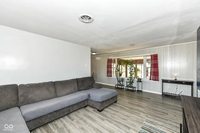 $160,000 | 206 Winding Drive, Alexandria, IN 46001