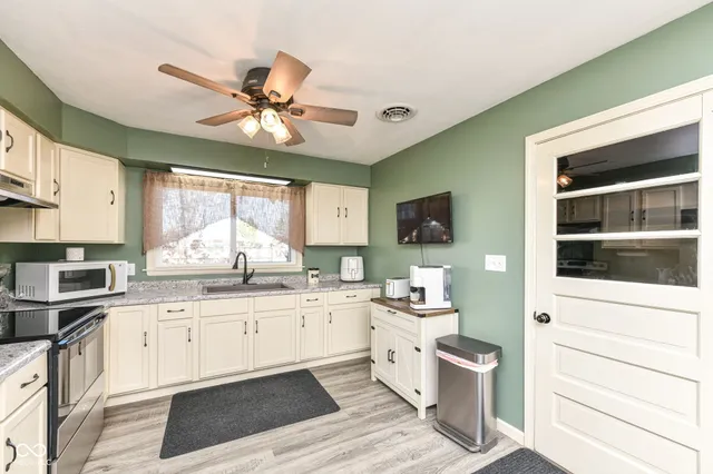 $160,000 | 206 Winding Drive, Alexandria, IN 46001