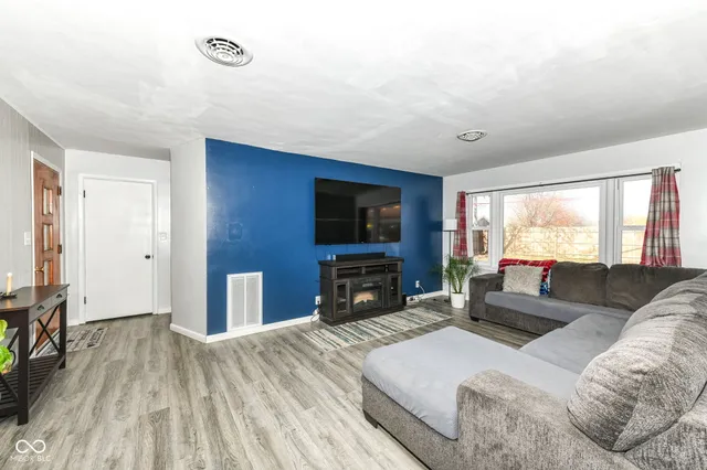 $160,000 | 206 Winding Drive, Alexandria, IN 46001