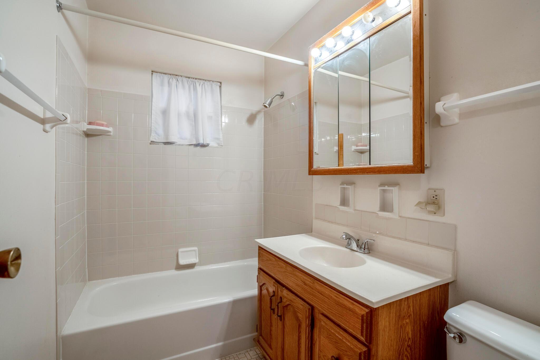 1835 Stetson Road Columbus, OH 43232 - Photo 13 of 29 DSC03463-HDR