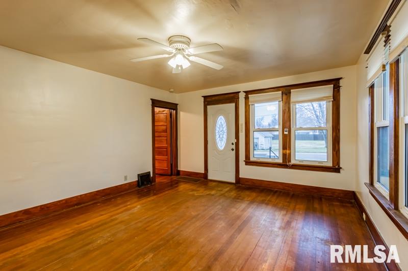312 East Prairie Street Farmington, IL 61531 - Photo 4 of 23 Gallery Image 4