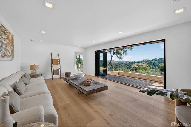 $4,625,000 | 205 Crestview Drive, Orinda, CA 94563