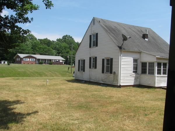 837 Spring Road Patrick Springs, VA 24133 - Photo 14 of 15 SIDE (2)