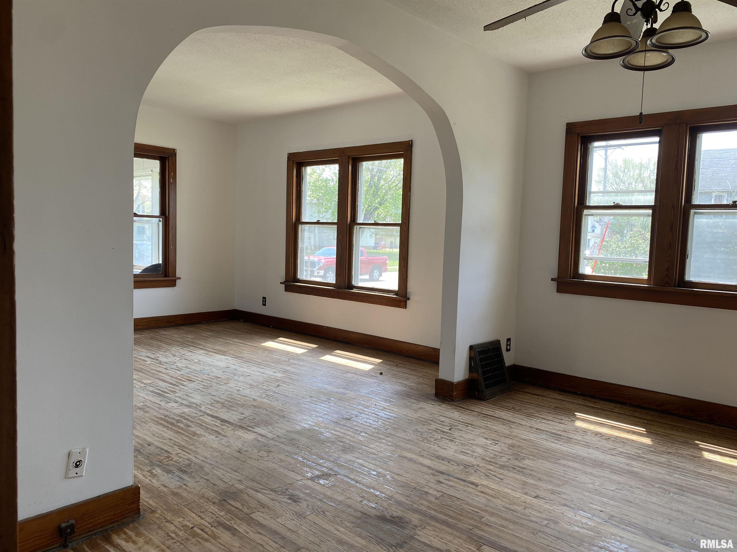100 North 3rd Street Clinton, IA 52732 - Photo 8 of 21 Gallery Image 8