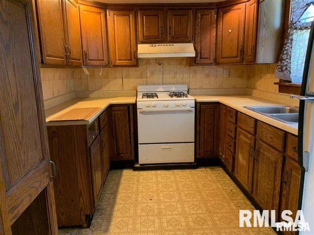 100 North 3rd Street Clinton, IA 52732 - Photo 10 of 21 Gallery Image 10