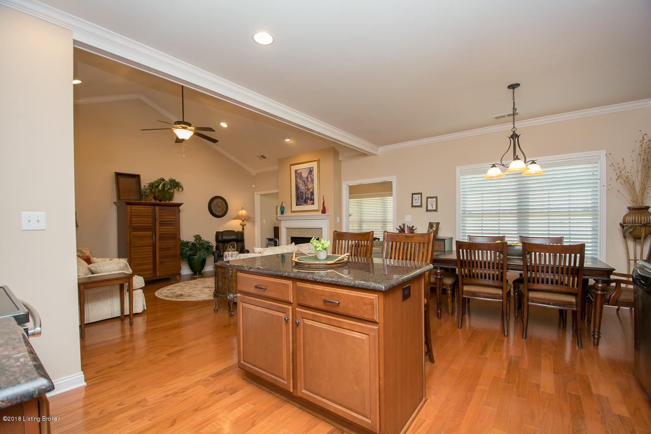 904 Ridge Point Drive Louisville, KY 40299 - Photo 18 of 37 Eat-In Kitchen