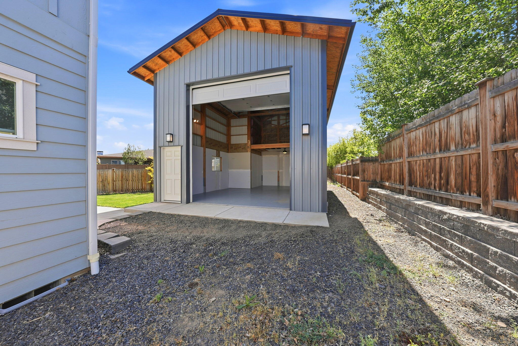 4722 Southwest Zenith Avenue Redmond, OR 97756 - Photo 8 of 59