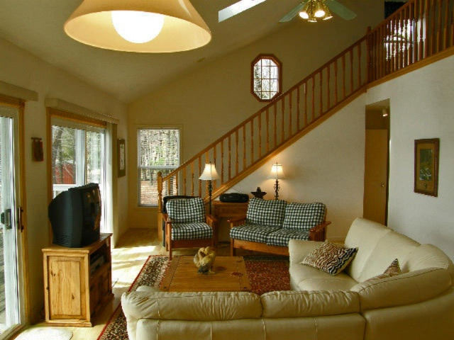 7301 North Poplar Road Free Soil, MI 49411 - Photo 5 of 65 Living Room3