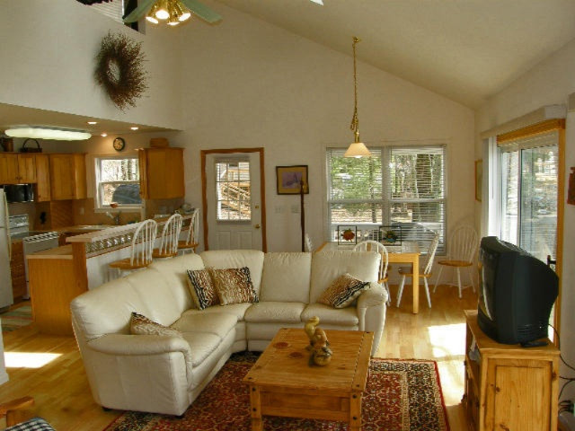 7301 North Poplar Road Free Soil, MI 49411 - Photo 6 of 65 Living Room6