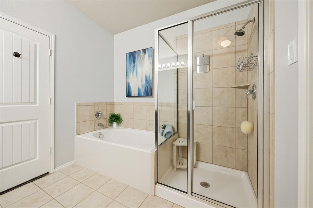 513 Wichita Trail McKinney, TX 75071 - Photo 8 of 15 Oversized shower and garden tub for relaxing!